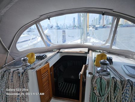 Beneteau Oceanis Clipper 393 image