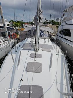 Beneteau Oceanis Clipper 393 image