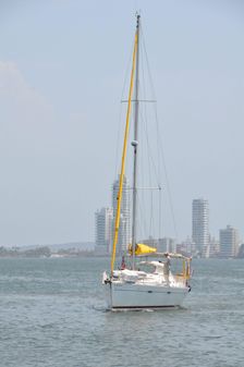 Beneteau Oceanis Clipper 393 image