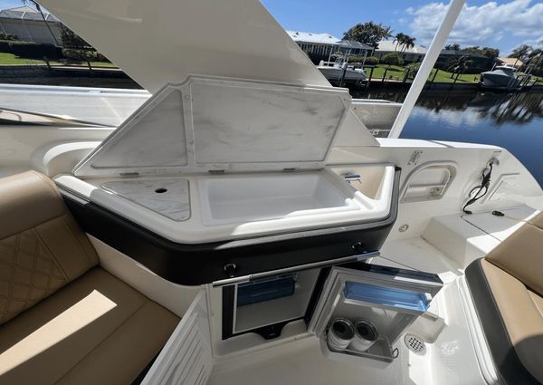 Sea Ray 310 SLX OB image