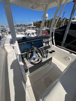 Boston Whaler 270 Dauntless image