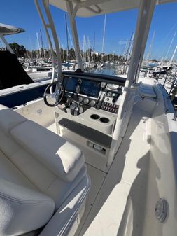 Boston Whaler 270 Dauntless image