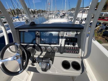 Boston Whaler 270 Dauntless image