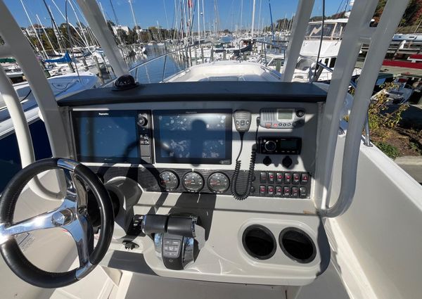 Boston Whaler 270 Dauntless image