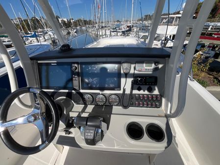 Boston Whaler 270 Dauntless image