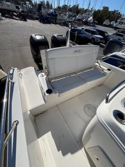 Boston Whaler 270 Dauntless image