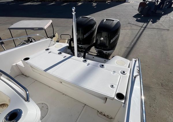 Boston Whaler 270 Dauntless image