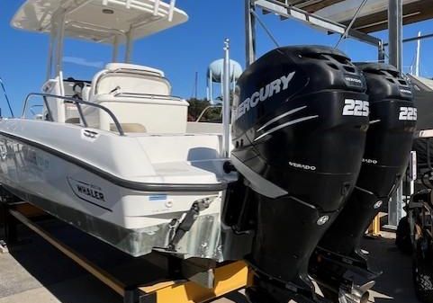 Boston Whaler 270 Dauntless 