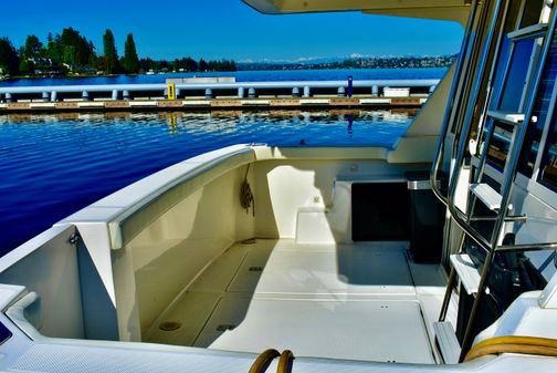 Meridian 490 Pilot House image