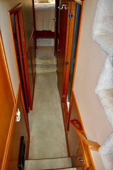 Meridian 490 Pilot House image