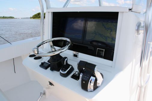 Bahama 41 Center Console image