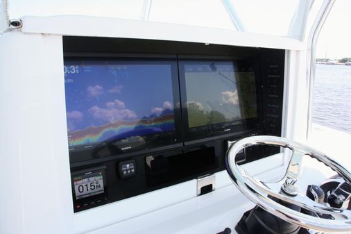 Bahama 41 Center Console image