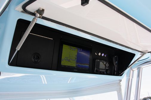 Bahama 41 Center Console image