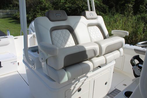 World Cat 325 CC image