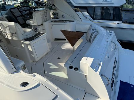 Cruisers Yachts 420 Express image