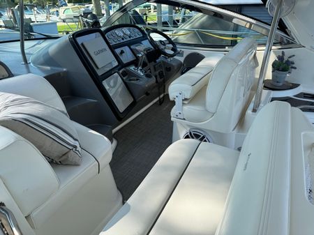 Cruisers Yachts 420 Express image