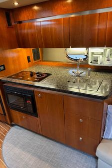 Cruisers Yachts 420 Express image