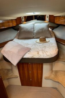 Cruisers Yachts 420 Express image