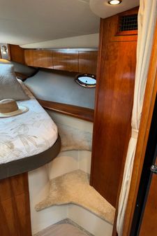 Cruisers Yachts 420 Express image