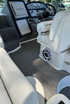 Cruisers Yachts 420 Express image