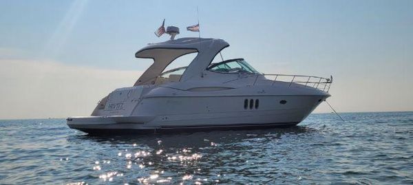 Cruisers Yachts 420 Express image