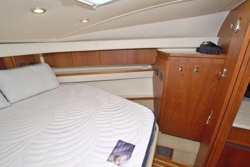 Tiara Yachts 4000 Express image