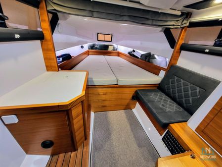 Axopar 37 M (Forward Cabin) image