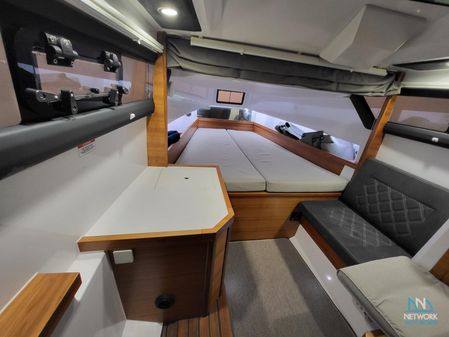 Axopar 37 M (Forward Cabin) image