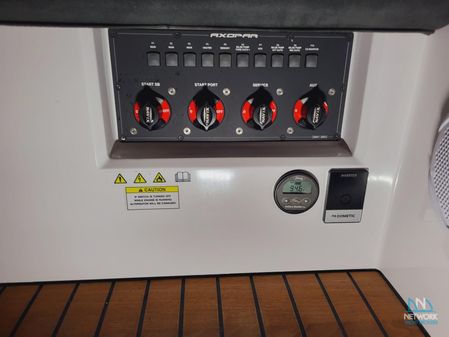 Axopar 37 M (Forward Cabin) image