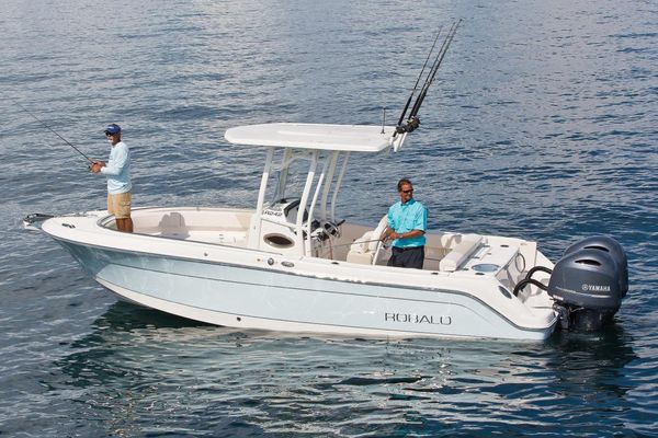 Robalo R242-CENTER-CONSOLE - main image