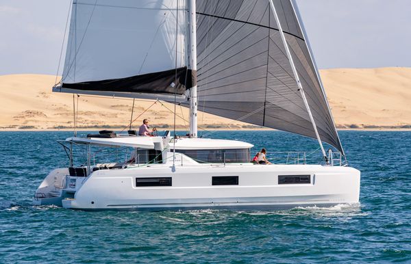 2023 Lagoon 46