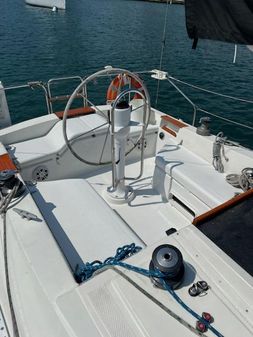 Hunter 31 image