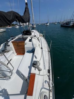 Hunter 31 image