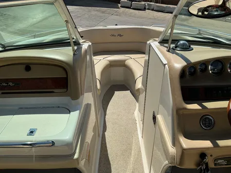 Sea Ray 230 image