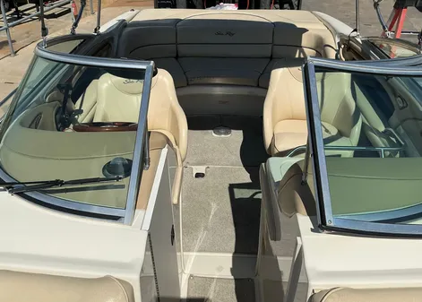 Sea Ray 230 image