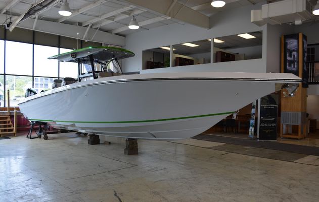 Fountain 38 Center Console - main image