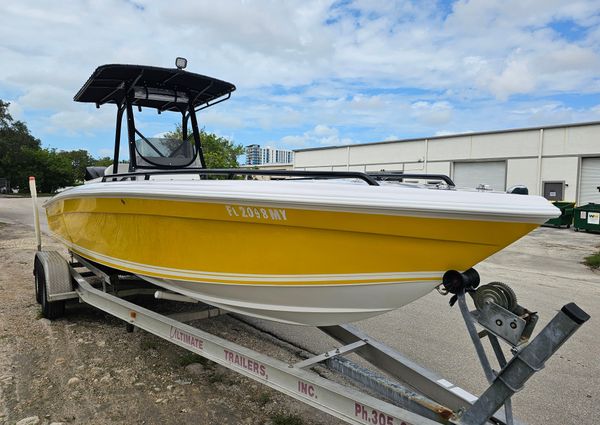 Concept 27-CENTER-CONSOLE-WITH-TRAILER image