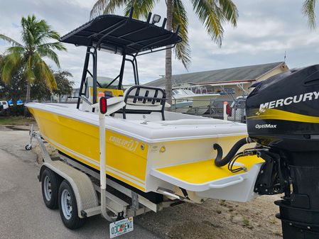 Concept 27-CENTER-CONSOLE-WITH-TRAILER image