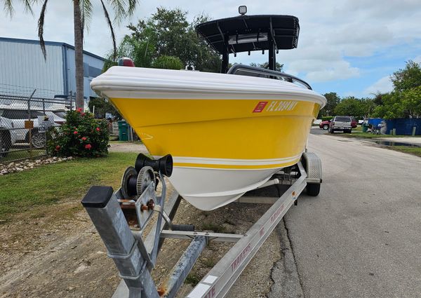 Concept 27-CENTER-CONSOLE-WITH-TRAILER image