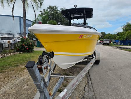 Concept 27-CENTER-CONSOLE-WITH-TRAILER image