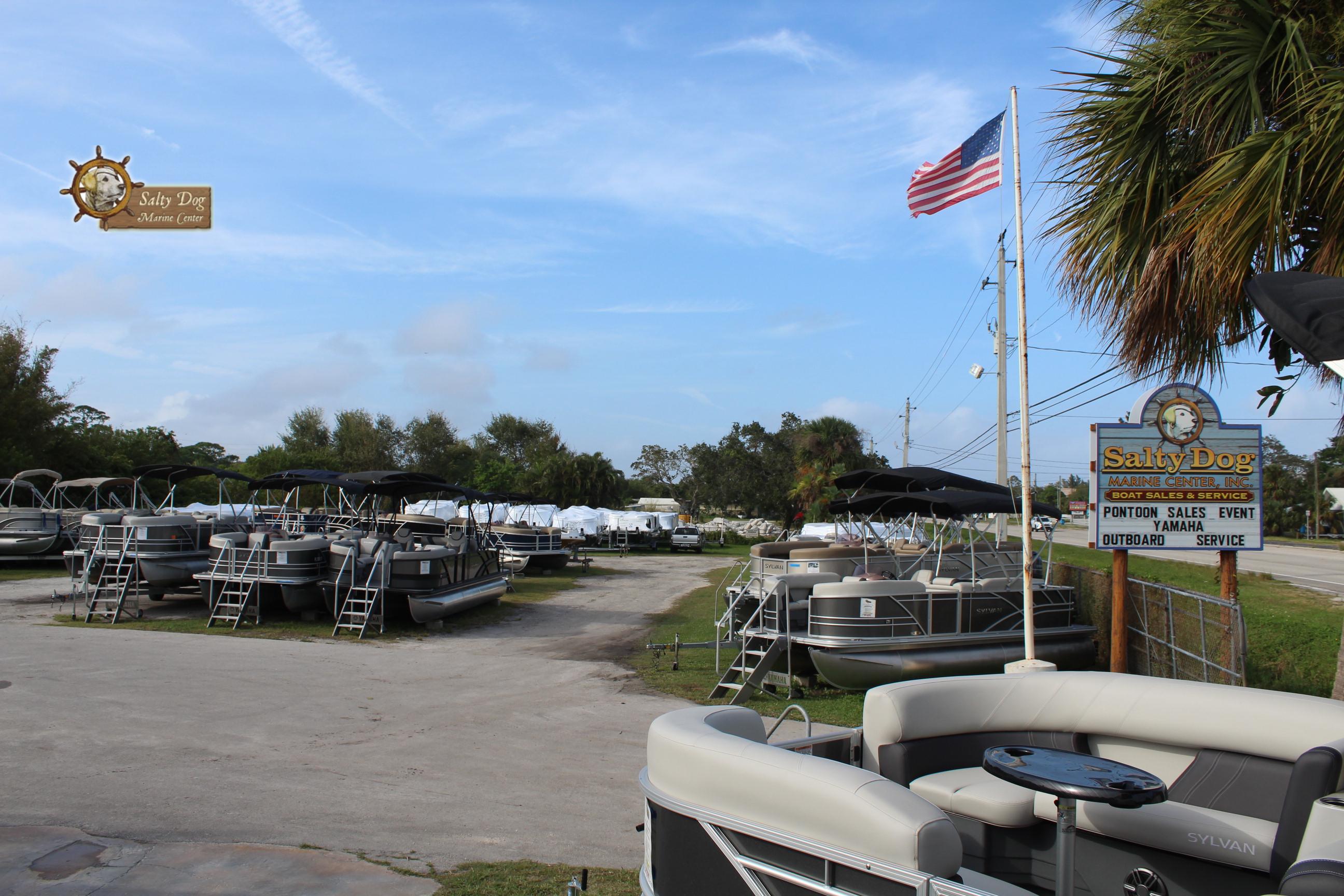 2025 Sylvan Mirage 822 LZ Grant, Florida - Salty Dog Marine Center