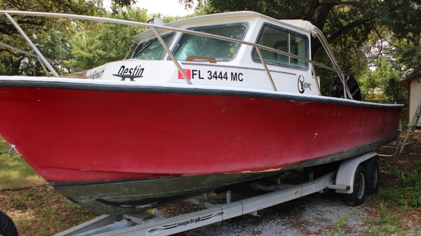 C-Hawk 25 Sportsman Pilot house