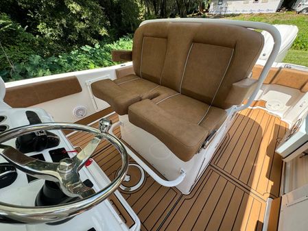 Sea Hunt Gamefish 30 Forward Seating image