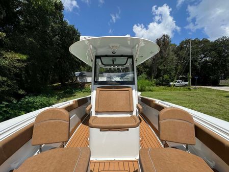 Sea Hunt Gamefish 30 Forward Seating image