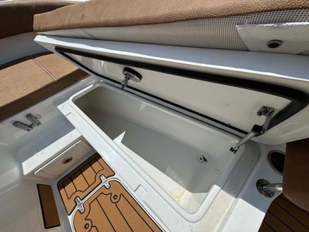 Sea Hunt Gamefish 30 Forward Seating image