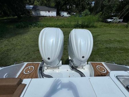 Sea Hunt Gamefish 30 Forward Seating image