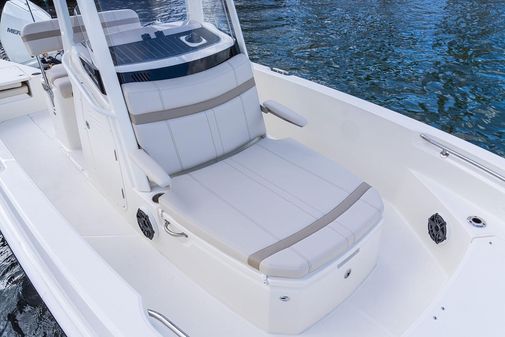 Boston-whaler 220-DAUNTLESS image