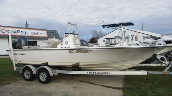 Sea Born FX22 Bay