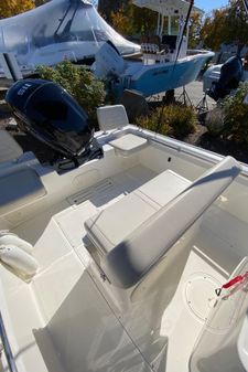 Boston-whaler 170-MONTAUK image