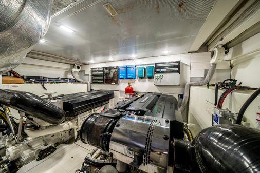 Galeon 640 Fly image